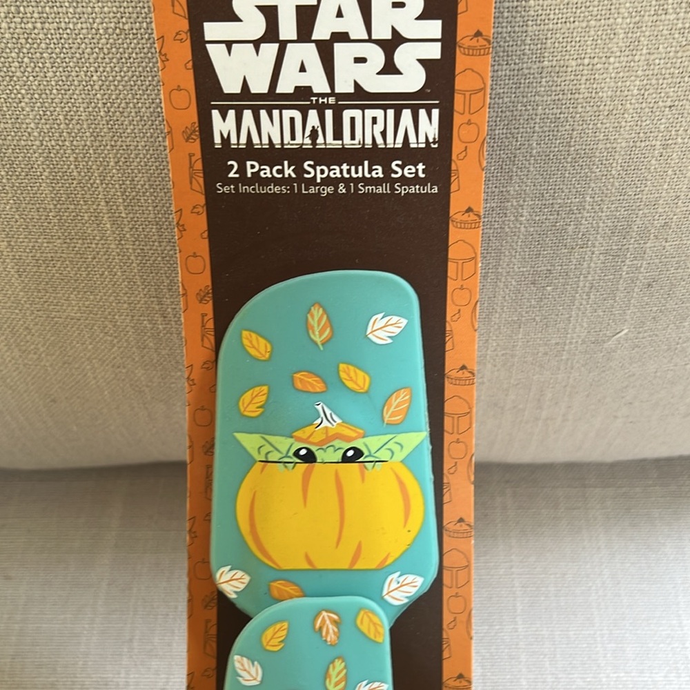 Star Wars Mandalorian Spatula Set - Picture 2 of 5